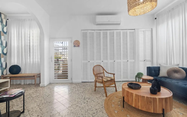 Otium Rentals Historic and Vibrant Apartment