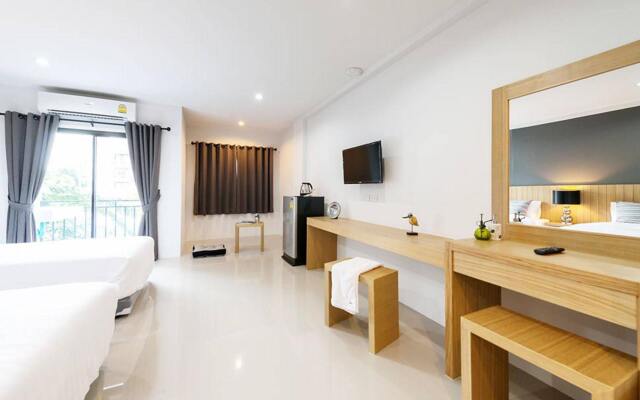Pixel Hostel Phuket Airport