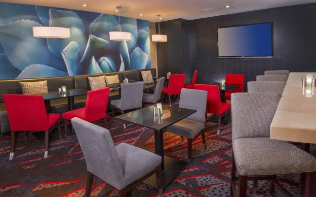 Courtyard by Marriott Dulles Town Center