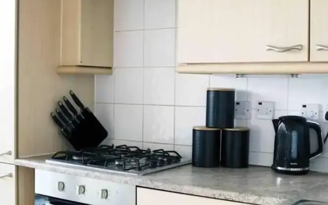 Comfy Duplex 2-bed Apartment in Milton Keynes