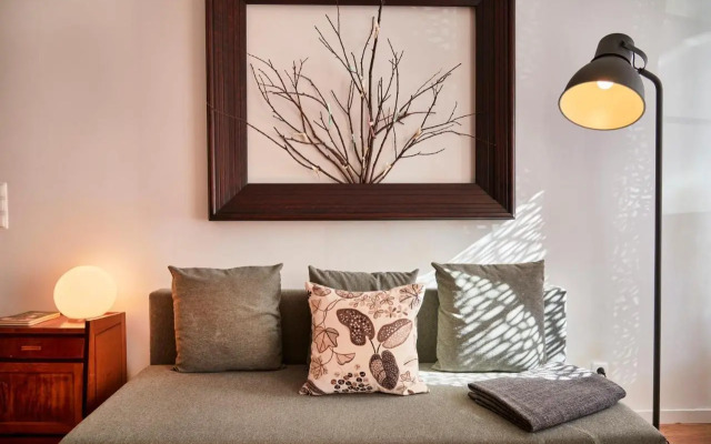 Renovated Charming Apartment, By TimeCooler