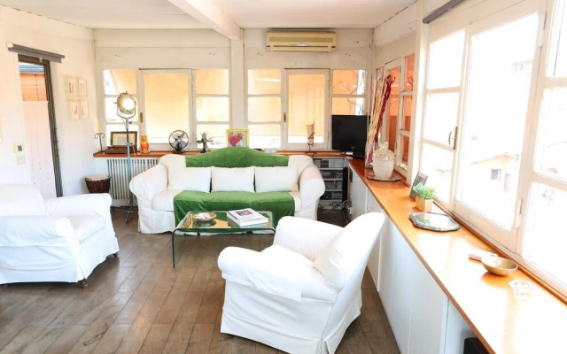 Trastevere Split Level Apartment with Terrace