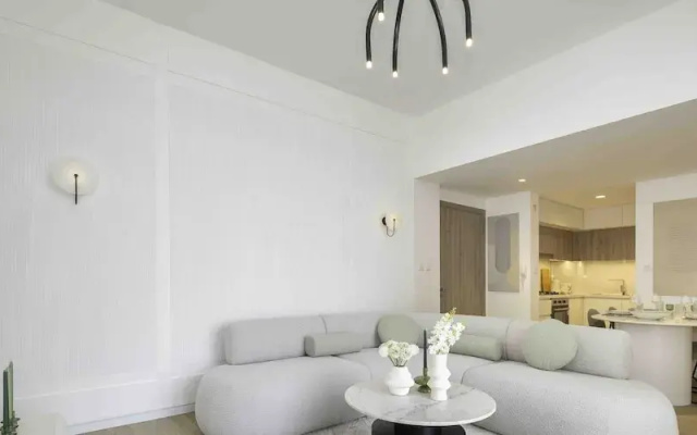LUX The Dubai Hills Executive Suite