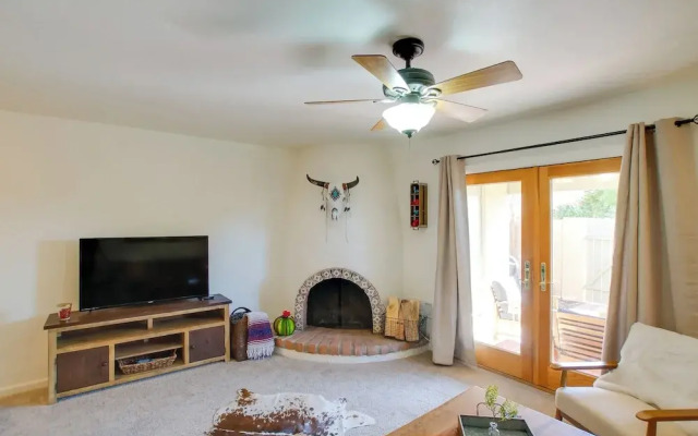 Phoenix Home: Golf, Hike, & Explore Downtown!