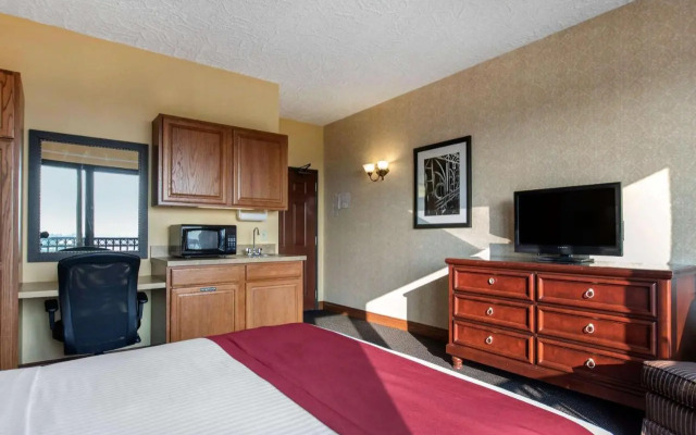 Shoreline Inn & Conference Center, Ascend Collection