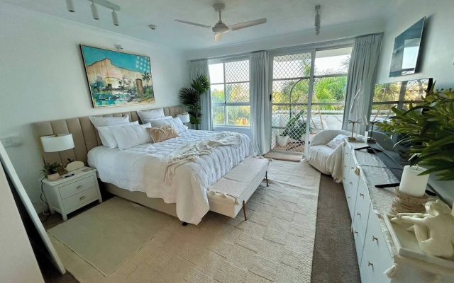 Sunset-on-the-strand Pool Tennis TSV – Guest Rooms – Townsville