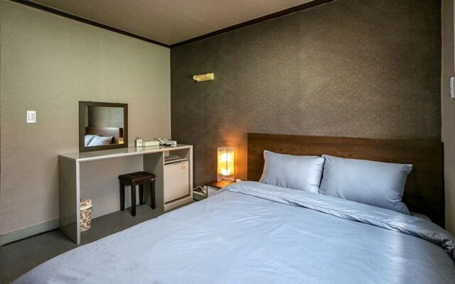 Seven Motel