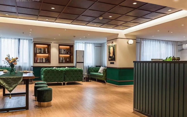Xuanyue Hotel (Wuyi Square IFS International Financial Center)