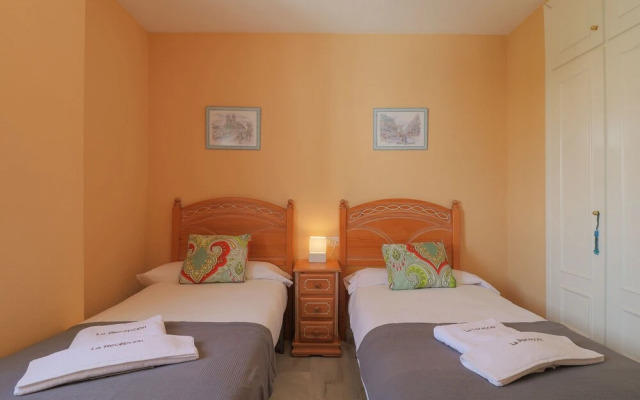 Nogalera 2 Bedroom Retro Apartment