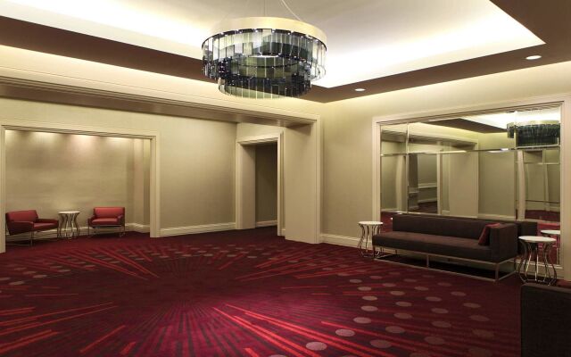 Renaissance Chicago Downtown Hotel