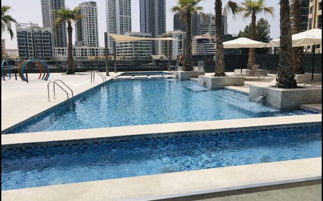 Pelican Stay - Full Marina and Pool View