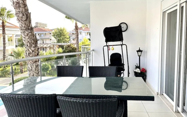 Wonderful 3 bed Duplex in Sought After Prime Community