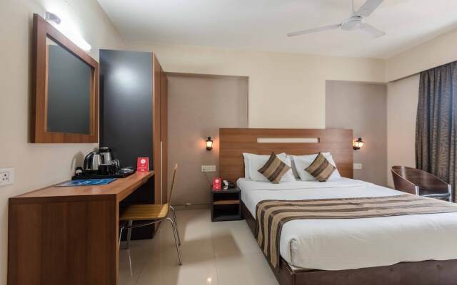 OYO 6833 Hotel Tanish Residency