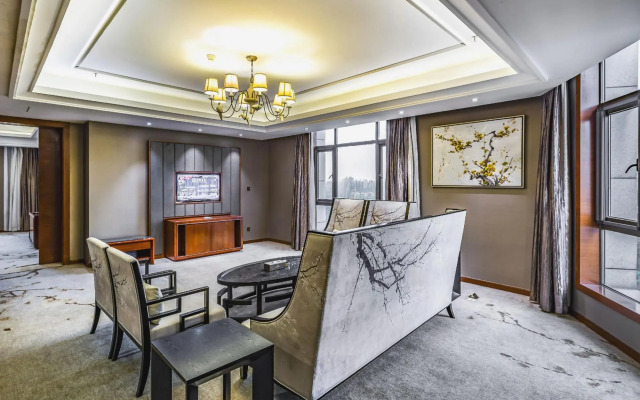 Huaxi Zhongzhou International Hotel