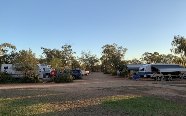 Lightning Ridge Outback Resort & Caravan Park