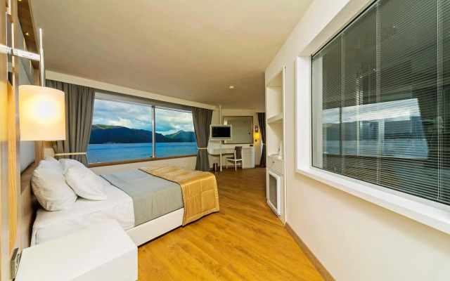 Poseidon Hotel - Adults Only