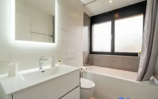 Swiss Living | High-Tech Kitchen, 1G WiFi, Balcony