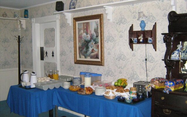 The Olde Village Inn