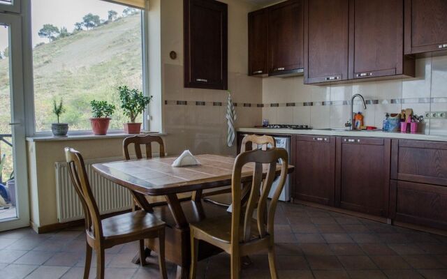 Отель Terrace House Тбилиси