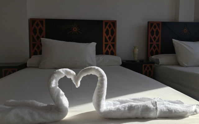Sahara Pyramids Inn