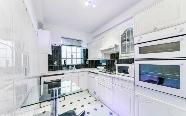 Cosy West End Flat min From Selfridges & Oxford st