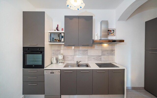 Awesome Apartment in Modric With 2 Bedrooms and Wifi