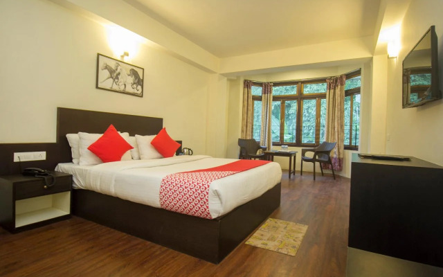 Taktse Continental by OYO Rooms