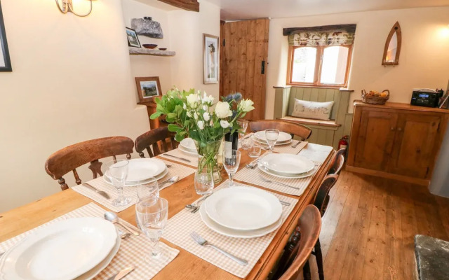 Kempshill Cottage
