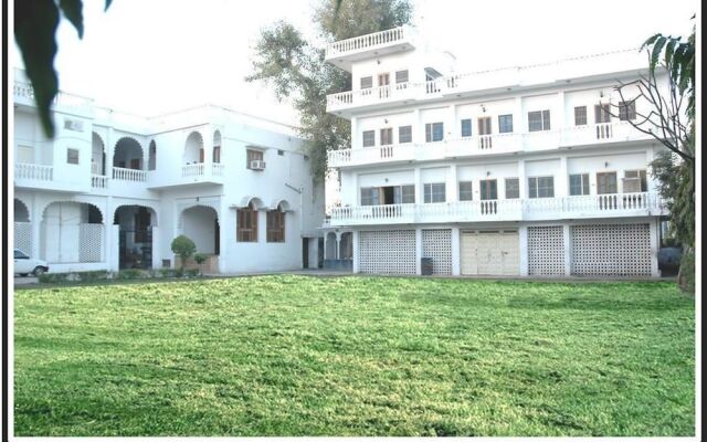 Hotel Saheli Palace
