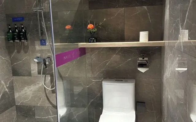 Shenzhen Naive S Hotel (Xili Metro Station Store)
