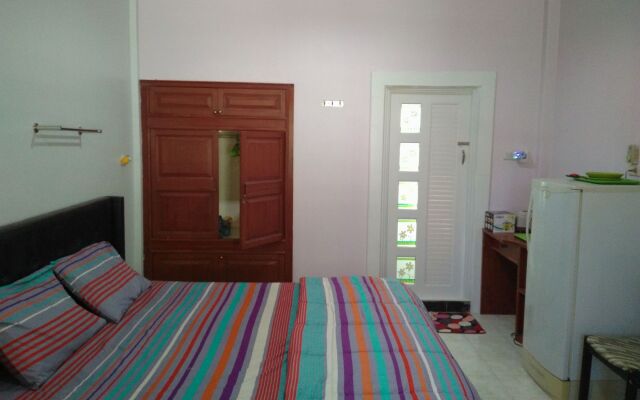 Studio with Aircon