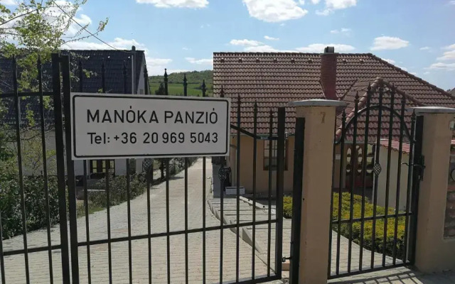 Manoka Guest House