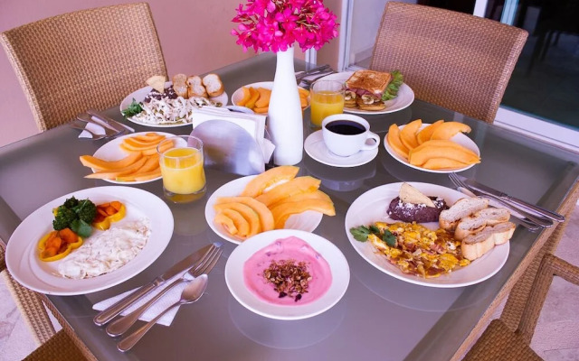 Porto Bello Gran Marina by GuruHotel