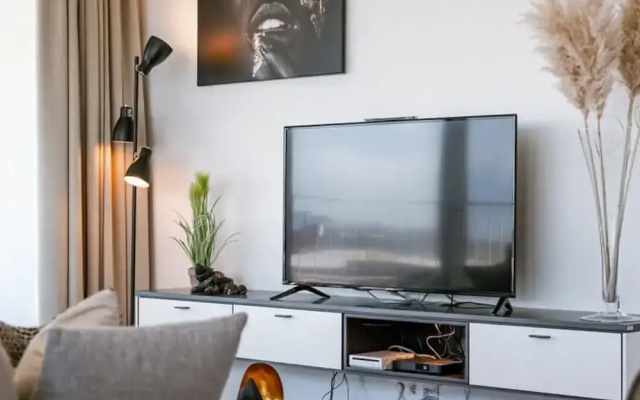 Bright Apartment With Seaview
