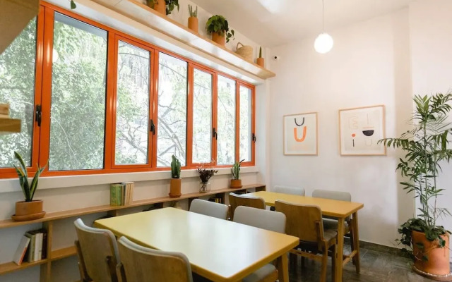 Casai Gorgeous 2 BR Apt With Rooftop