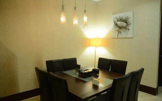 2 Bedrooms Pearl Garden by Travelio