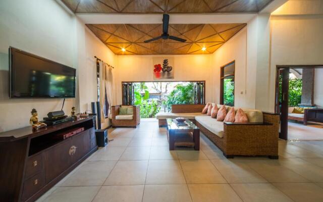Villa Este, Seminyak