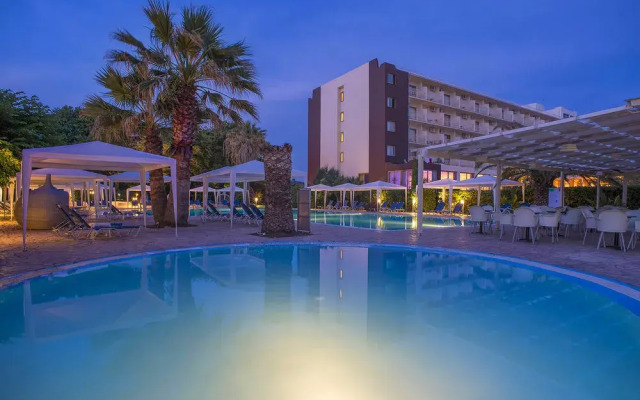 Ninos Grand Beach Resort