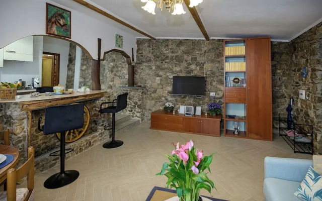 YourHome - Aury House