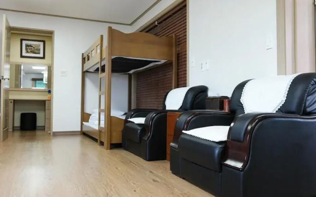 Jeju Ophirhouse Pension
