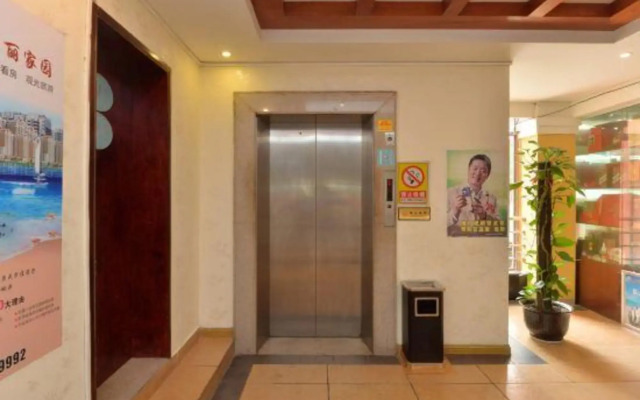 Boutique Holiday Hotel (Beihai Beibuwan Square)