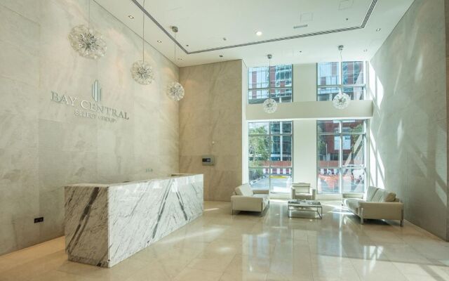 Beautiful Home, Wake Up To Superb Marina Views