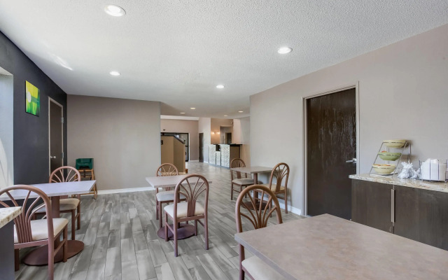 Quality Inn Lees Summit - Kansas City