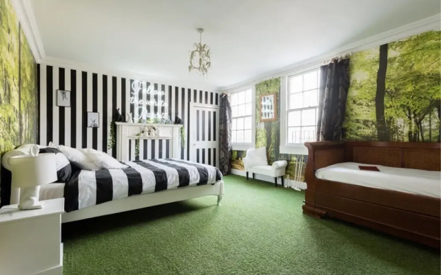 The Wonderland Townhouse - Amazing Alice In Wonderland 8Bdr [Vr]