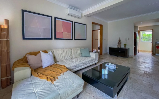 Cute Apartment Only Steps From the Beach