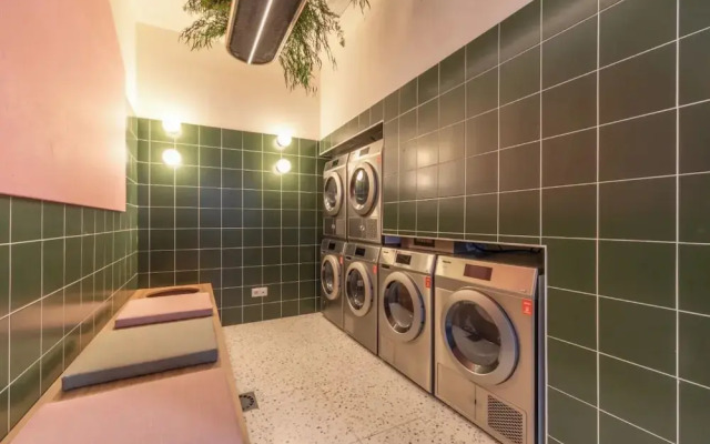 Student Only Plaza Castilla