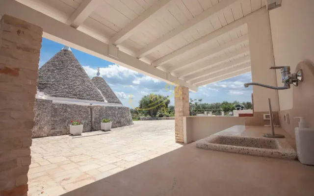 TD Trulli Benedetta w Pool in Peaceful Nature