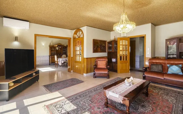 Perfect Family Hideout Residence W/Ac & 4Br + 5Ba