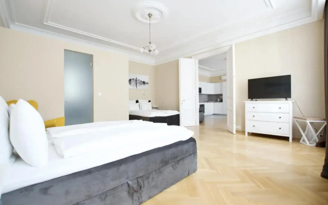Premium Apartment by Hi5 - Ferenciek tere - 3 BDR