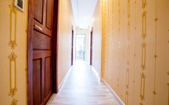 White Residence Hotel & Apartment